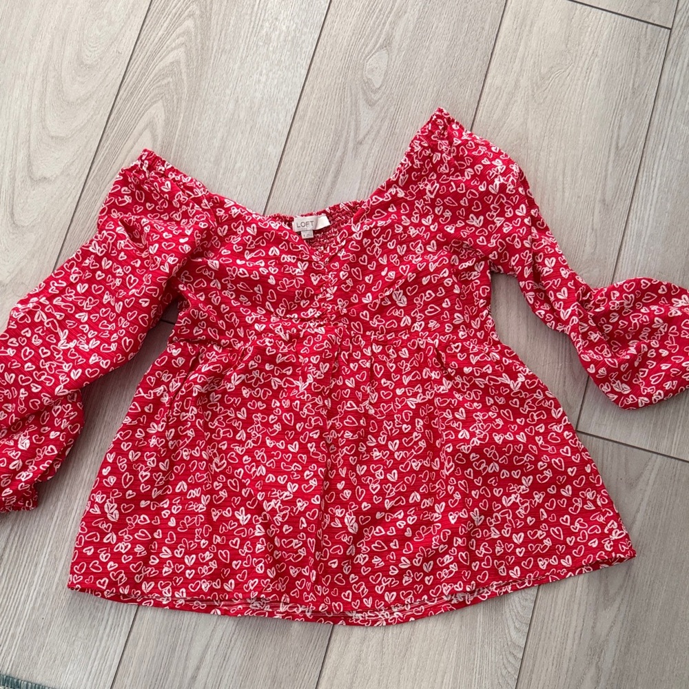 Loft Red Off-Shoulder Heart Print Top BNWOT never worn